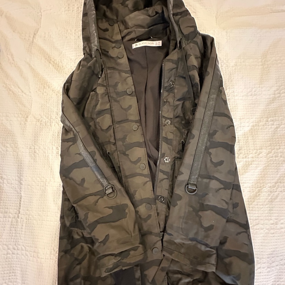 Blanc Noir Women’s Green Camouflage Field Jacket